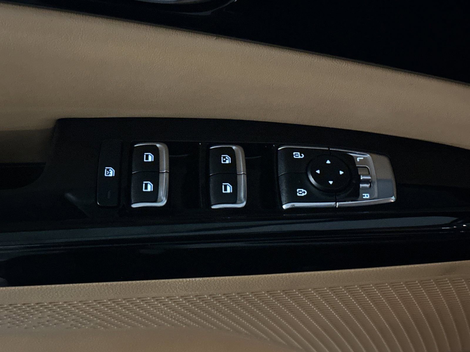 Certified 2024 Kia Carnival EX image 14