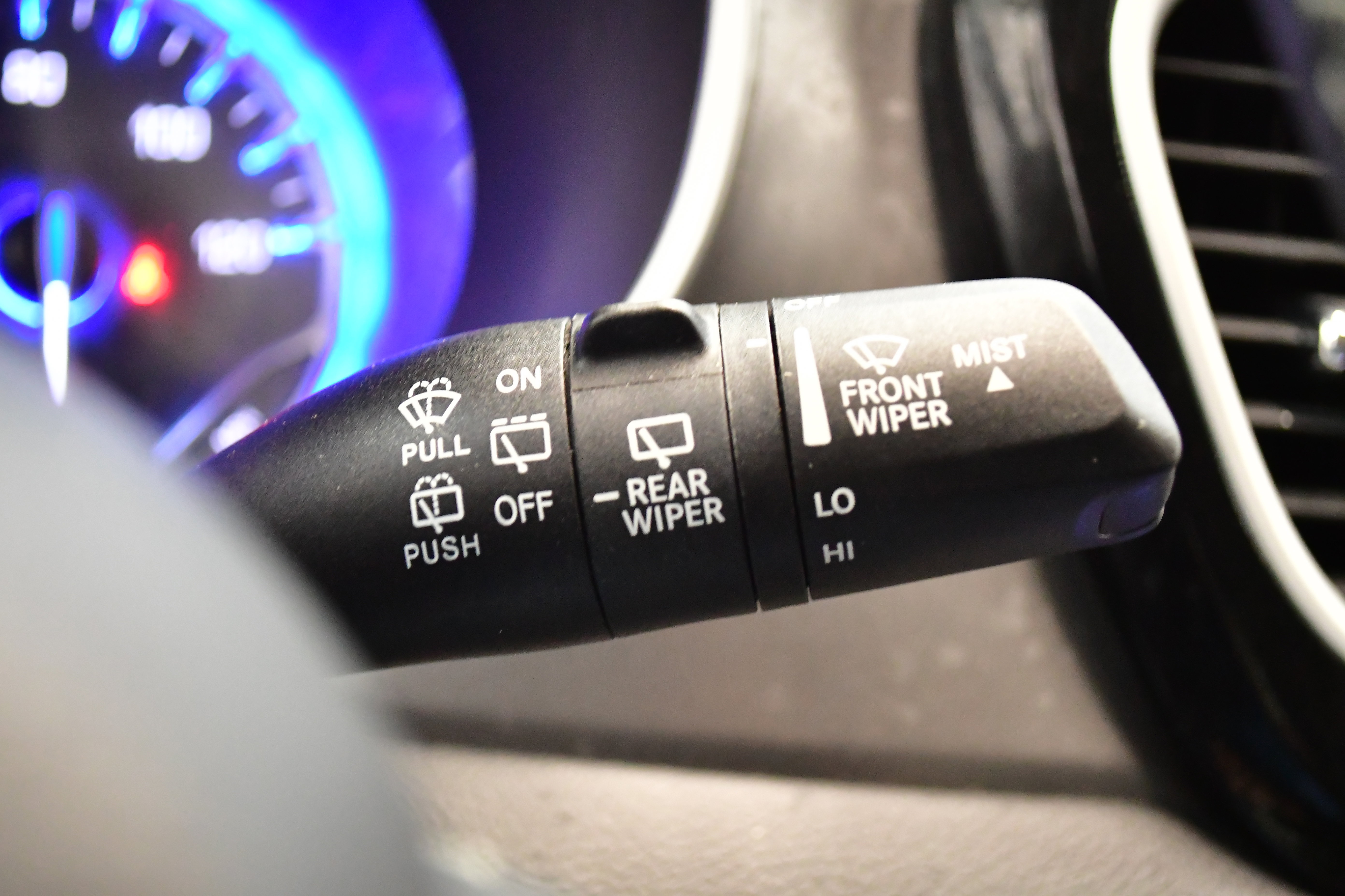Used 2023 Chrysler Pacifica Touring-L FWD image 23