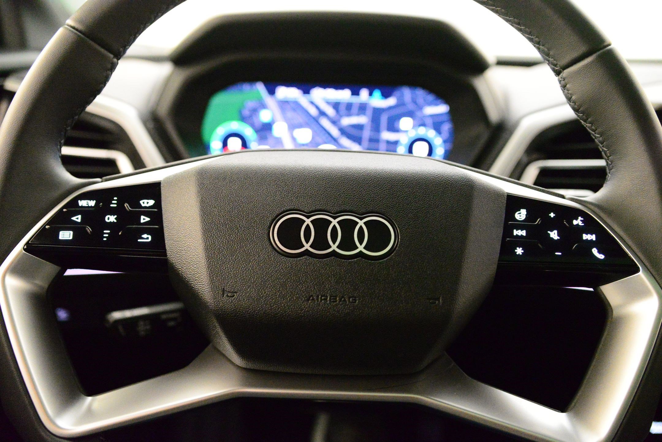 Used 2025 Audi Q4 e-tron Prestige w/ Black Optic Package image 15