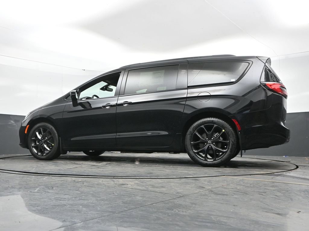 New 2026 Chrysler Pacifica Select image 44
