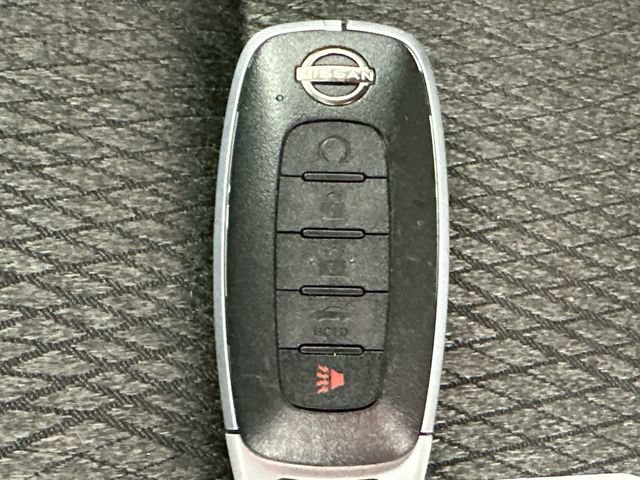 Used 2025 Nissan Rogue SV AWD/4WD image 16