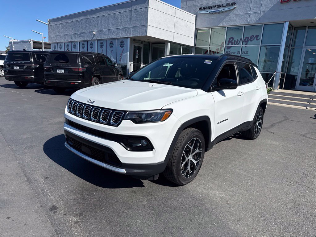 Certified 2024 Jeep Compass Limited AWD/4WD image 3