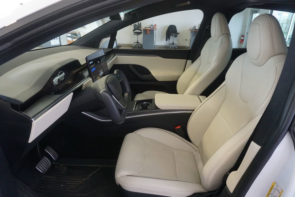 Used 2023 Tesla Model X Plaid image 14