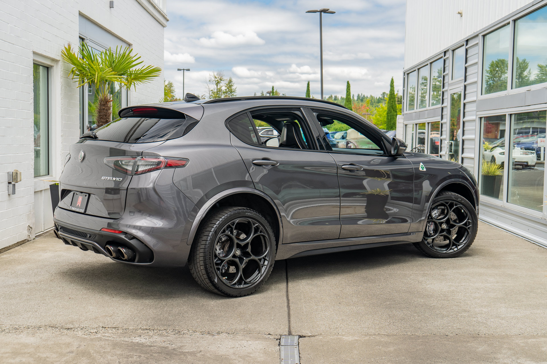 Used 2024 Alfa Romeo Stelvio Quadrifoglio w/ Active Assist Plus Package AWD/4WD image 7