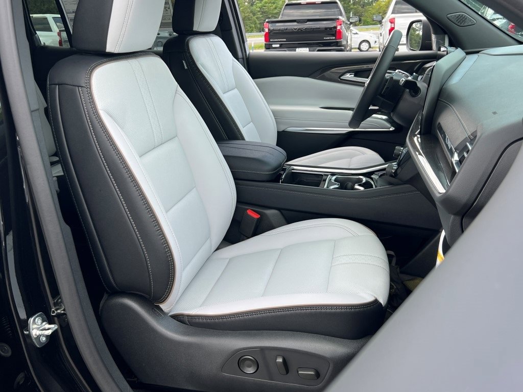 New 2026 Chevrolet Traverse High Country image 8