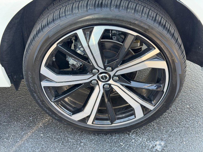 Certified 2024 Volvo XC60 B5 Ultimate w/ Climate Package AWD/4WD image 7