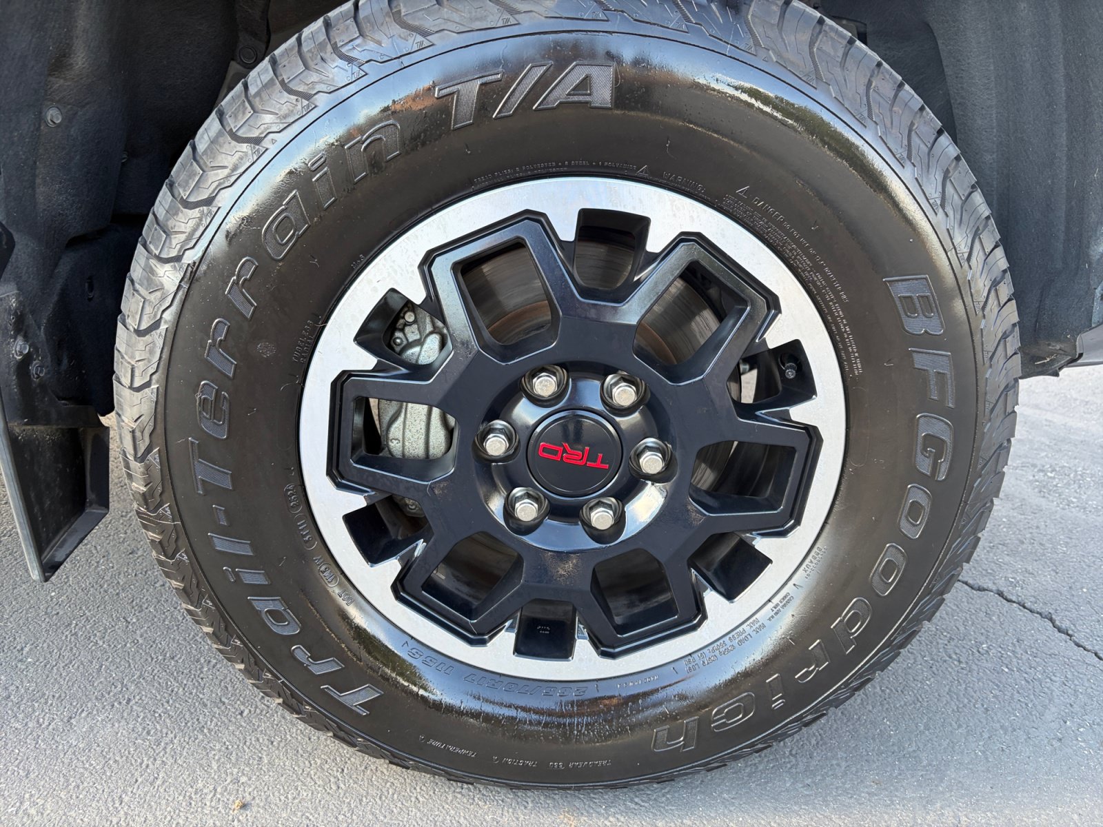 Used 2024 Toyota Tacoma TRD Off-Road w/ TRD Off Road Premium Package AWD/4WD image 29