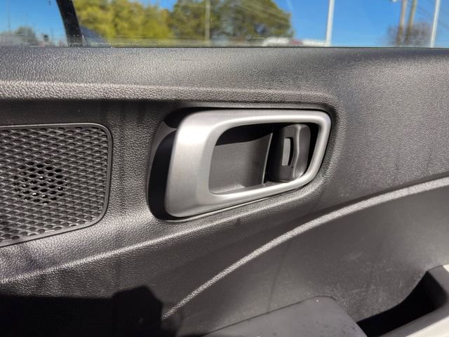 Used 2025 Hyundai Venue SEL image 32