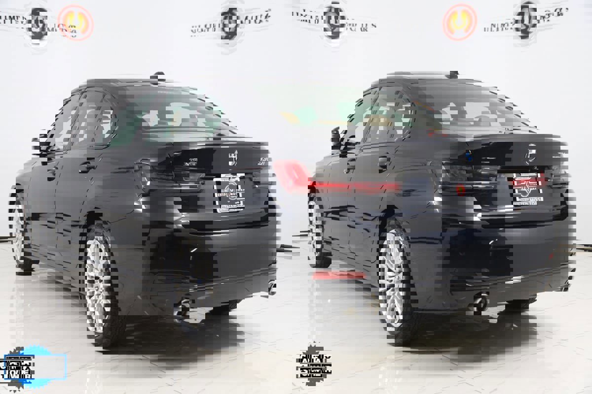 Used 2023 BMW 330i xDrive Sedan w/ Driving Assistance Package image 4