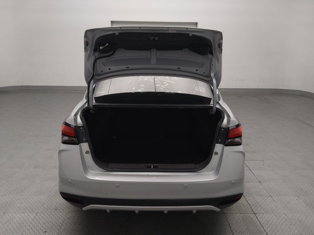 Used 2020 Nissan Versa SR FWD image 29