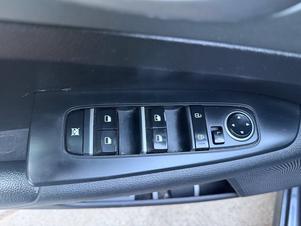 Used 2021 Kia Forte LXS FWD image 12