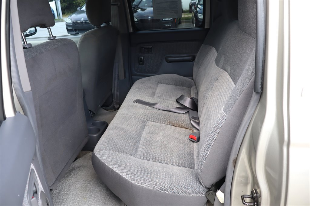 Used 2000 Nissan Frontier XE RWD image 23