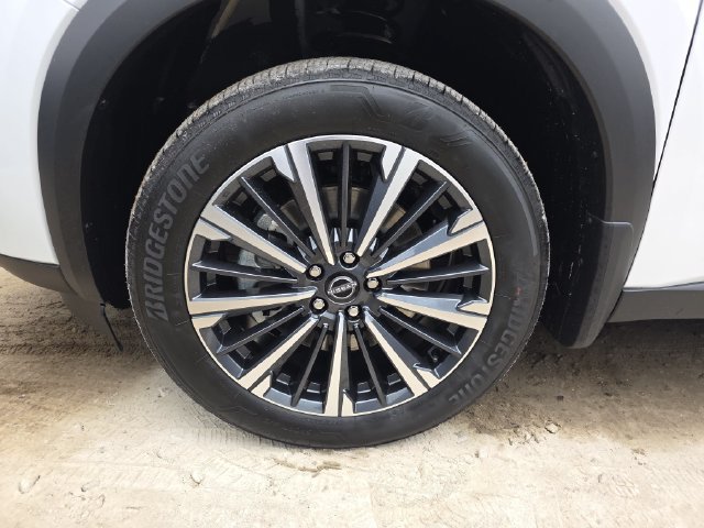 New 2026 Nissan Pathfinder Platinum w/ Accent Package FWD image 14