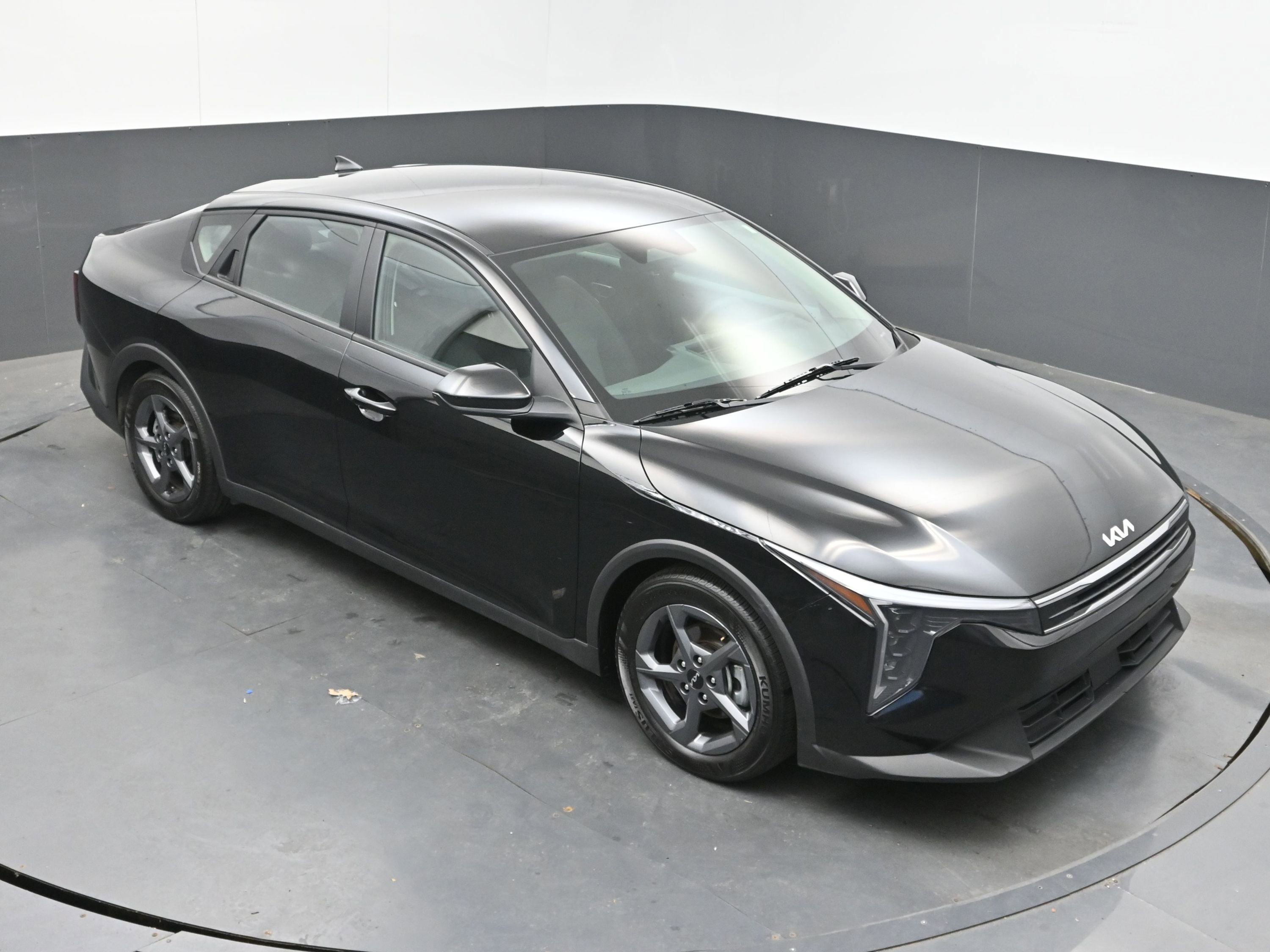 Used 2025 Kia K4 FWD image 32