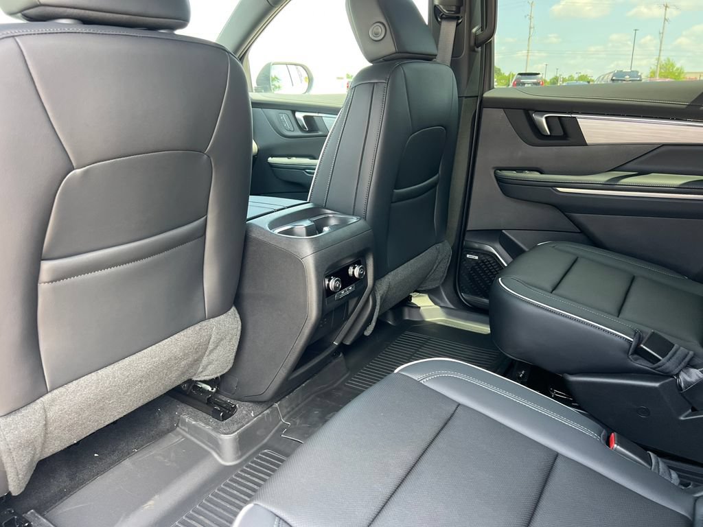 New 2027 Buick Enclave Preferred w/ LPO, Floor Liner Package AWD/4WD image 32
