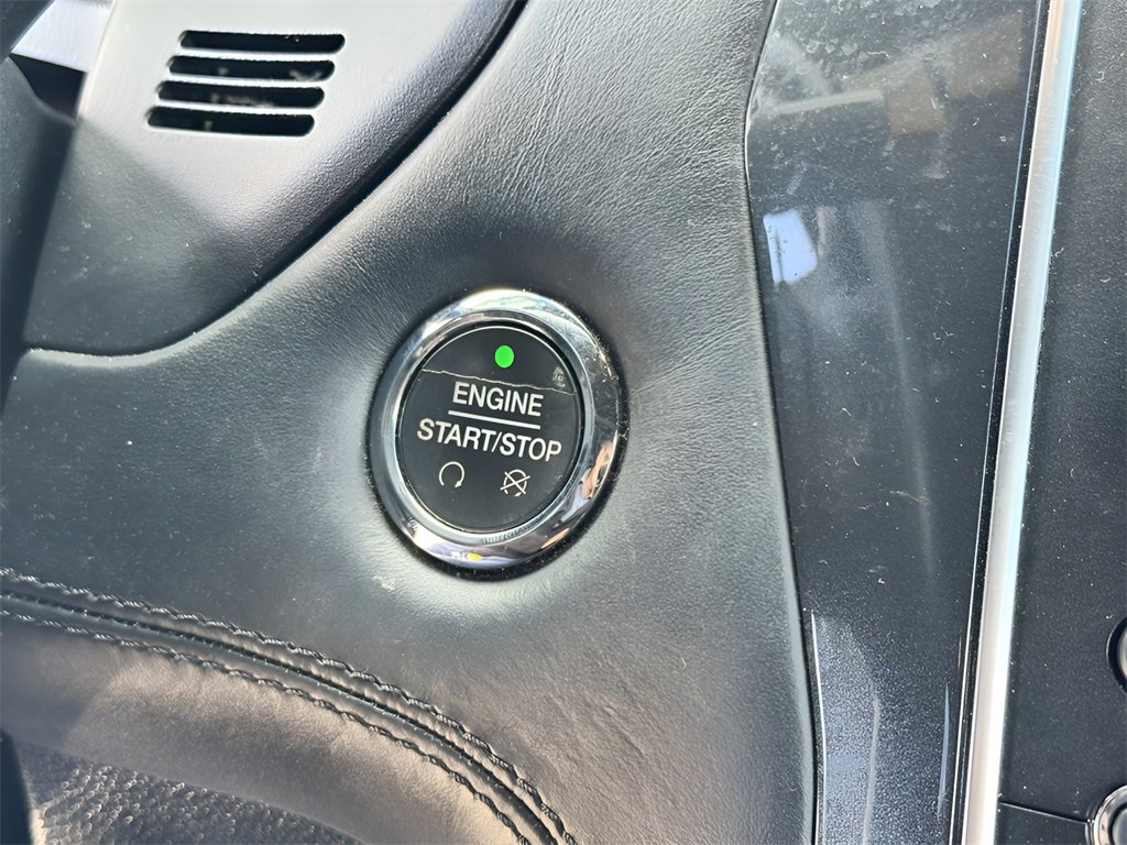 Used 2018 Ford Explorer Platinum image 17