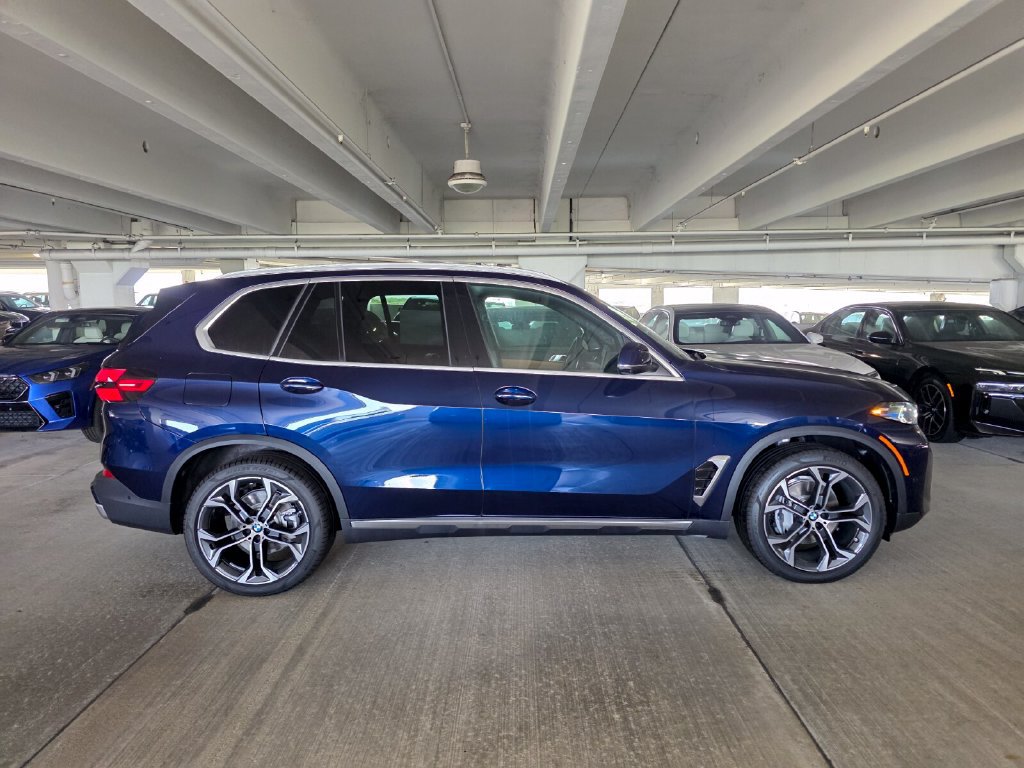New 2026 BMW X5 xDrive40i w/ Climate Comfort Package AWD/4WD image 3