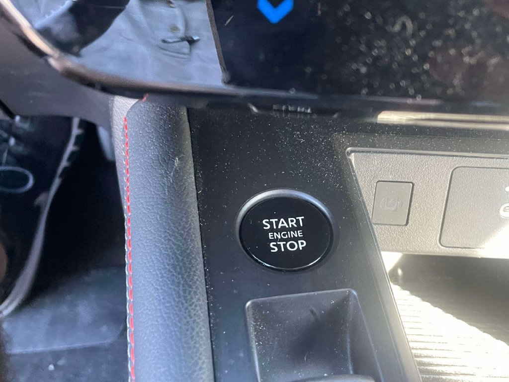 Used 2025 Nissan Kicks SR FWD image 29