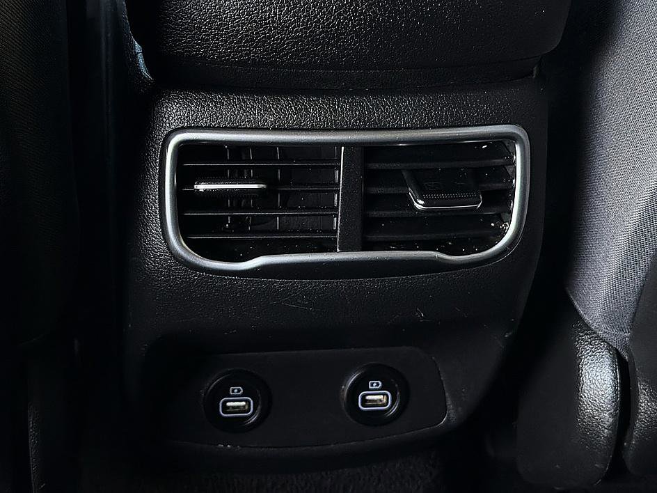 Certified 2023 Hyundai Santa Fe SEL image 8