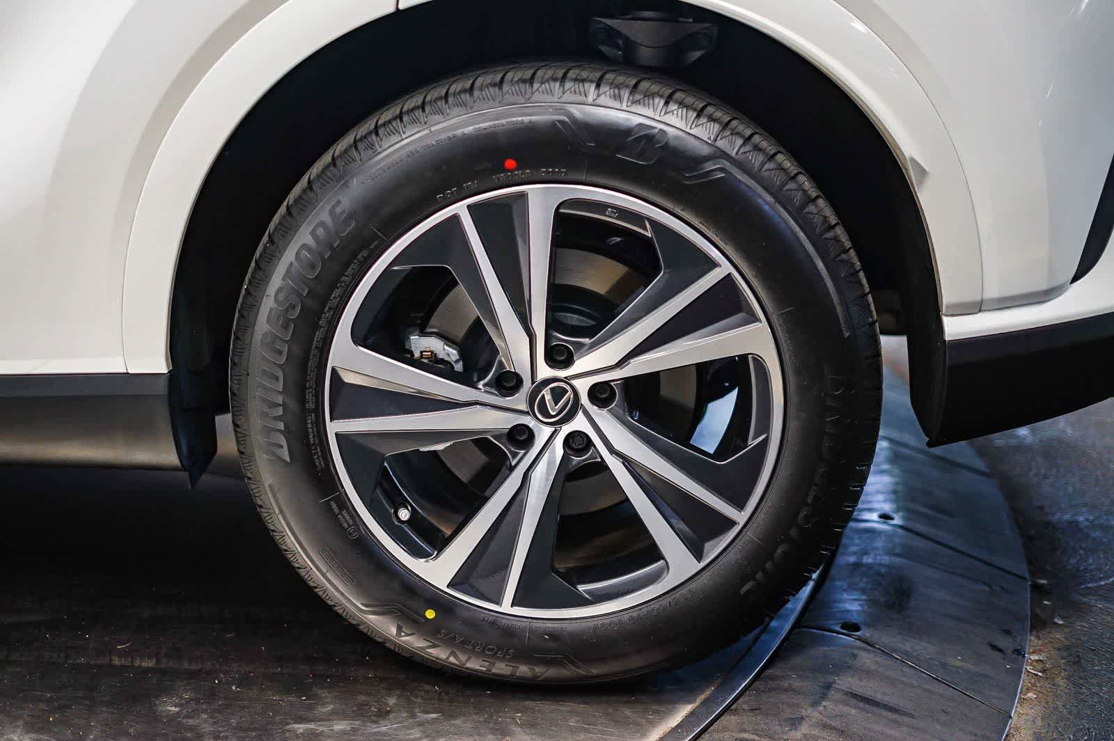 Used 2024 Lexus RX 350 Premium w/ Accessory Package (Z1) FWD image 10