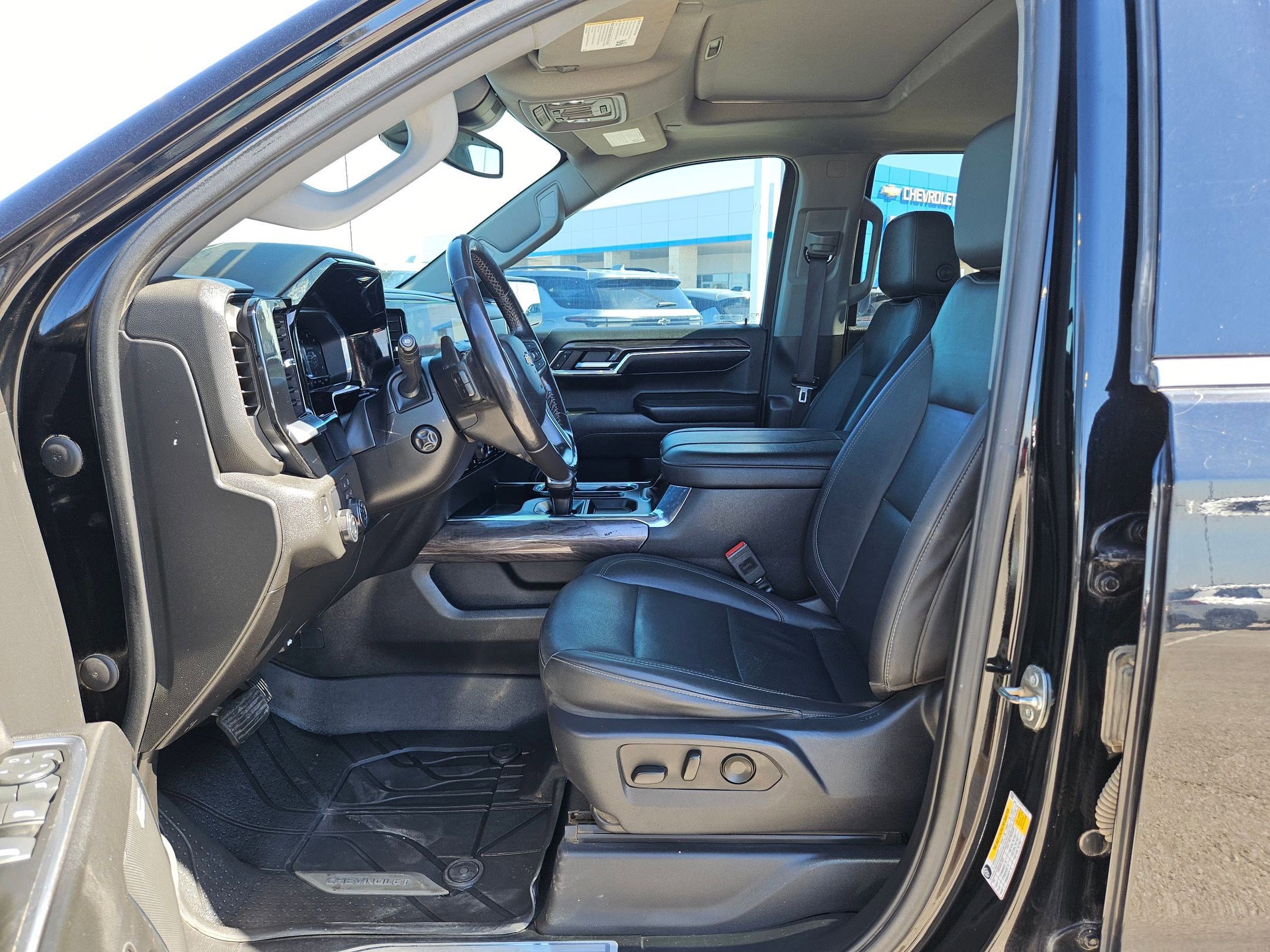 Certified 2023 Chevrolet Silverado 1500 LTZ w/ LTZ Premium Package RWD image 9