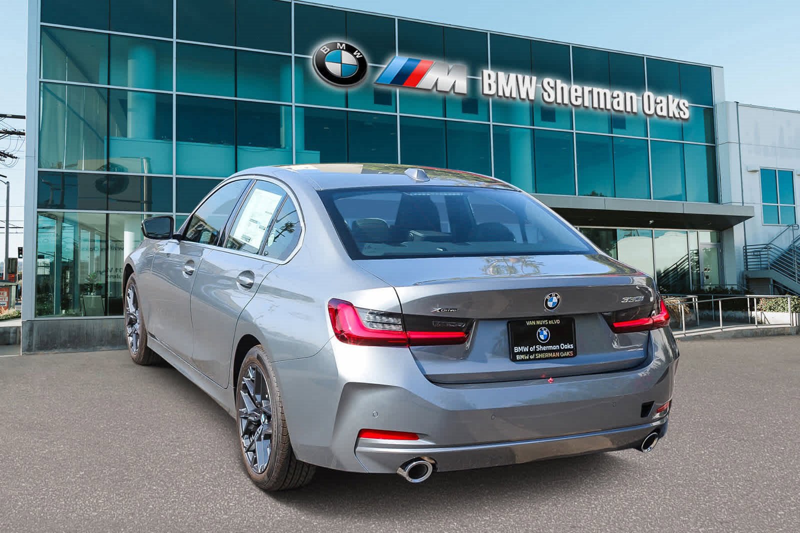 New 2025 BMW 330i xDrive Sedan w/ Convenience Package image 6