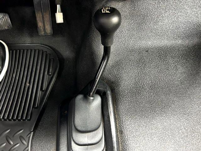 Used 2004 Ford F350 XL image 38