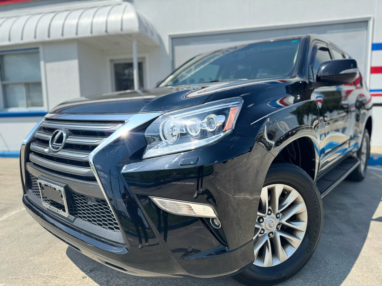 Used 2018 Lexus GX 460 Premium w/ Premium Package image 2