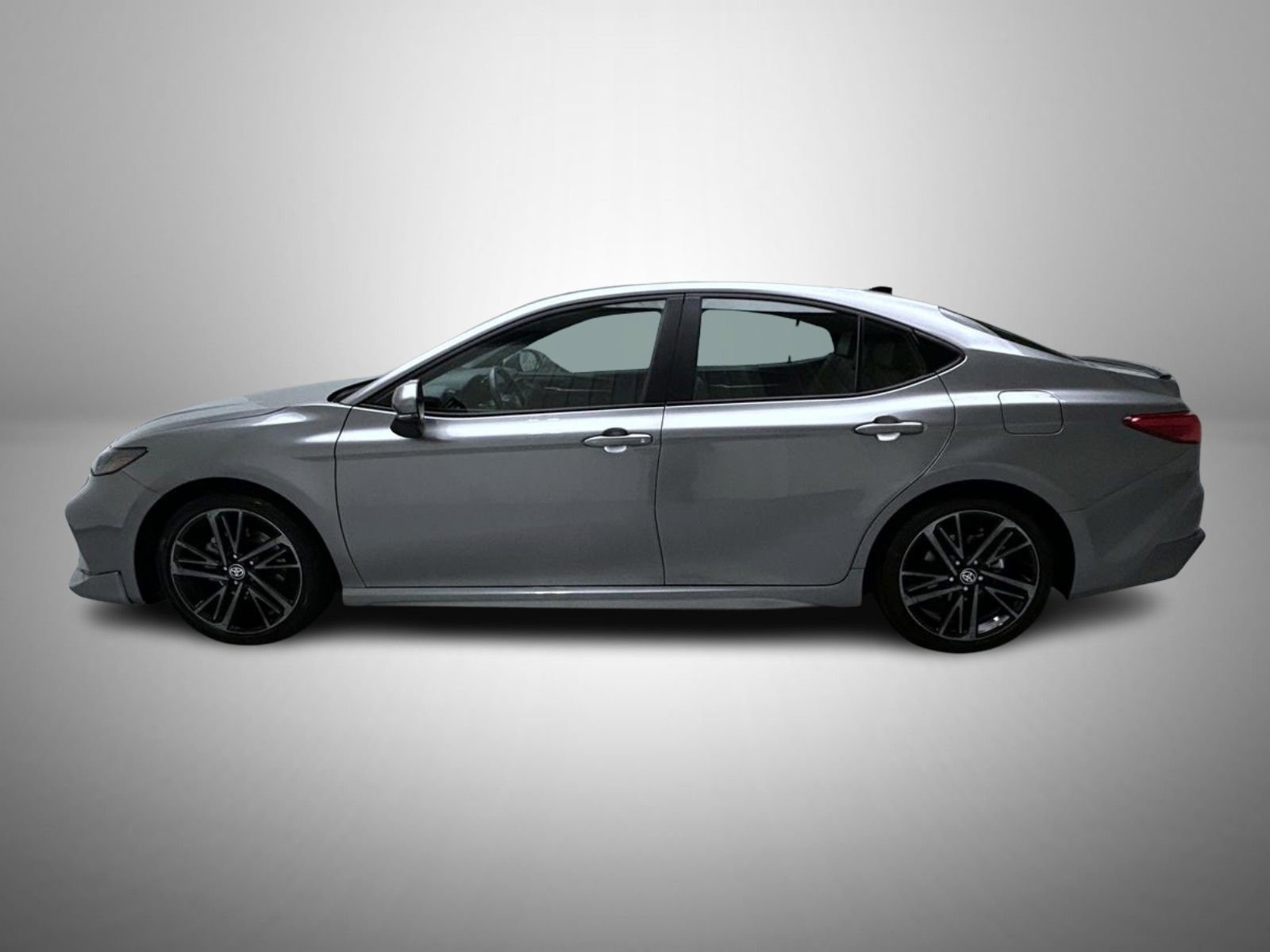 Used 2025 Toyota Camry XSE FWD image 8