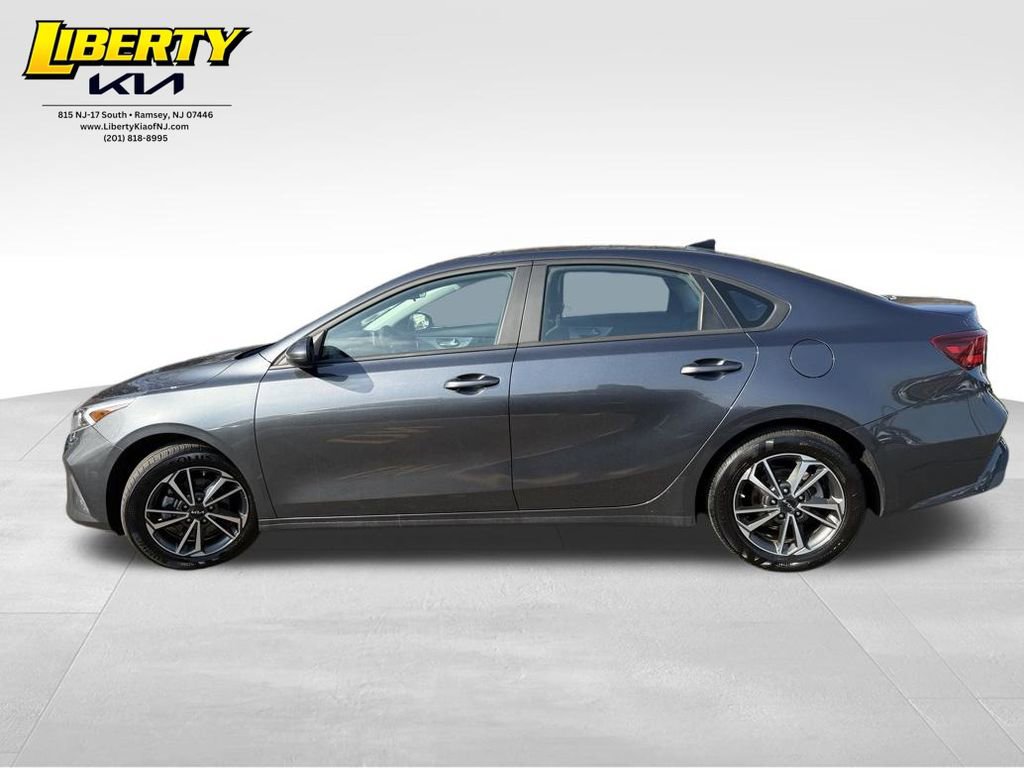 Used 2023 Kia Forte LXS image 4