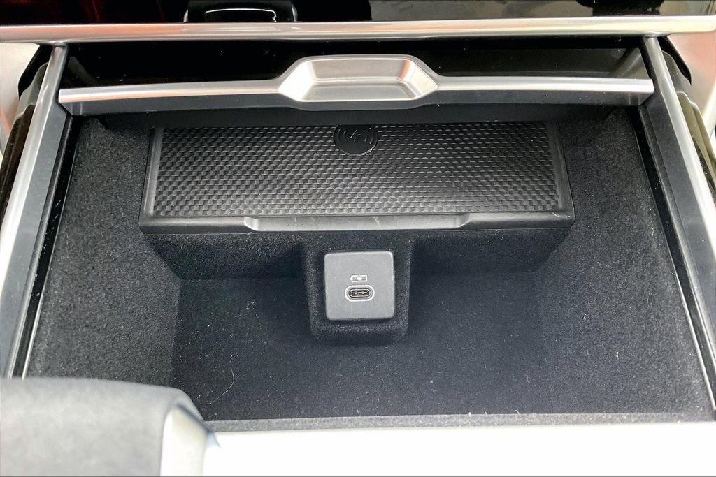 Used 2025 Land Rover Range Rover SE image 16