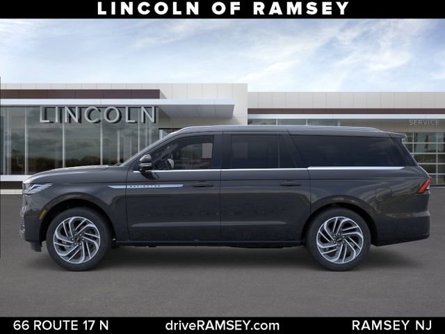 New 2025 Lincoln Navigator L Reserve AWD/4WD image 3