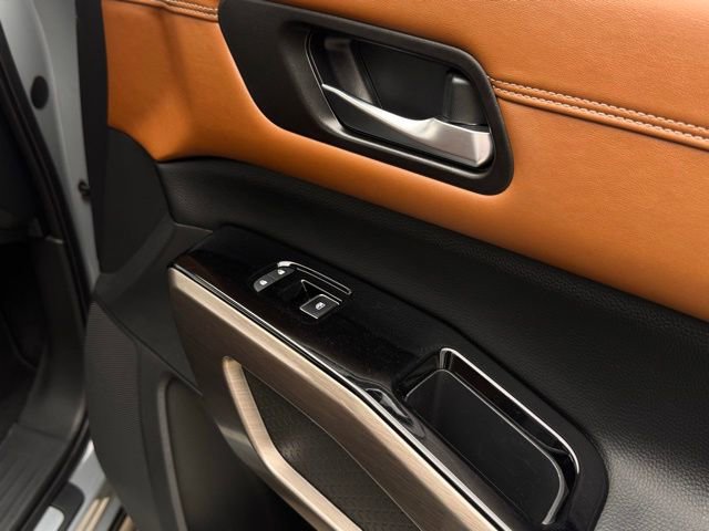 Used 2022 Nissan Pathfinder Platinum w/ Cargo Package image 55