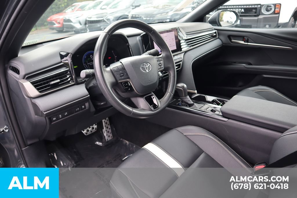 Used 2025 Toyota Camry SE image 10