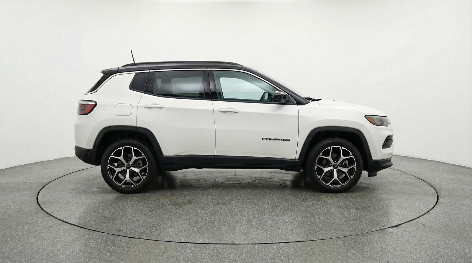 Used 2025 Jeep Compass Limited image 11