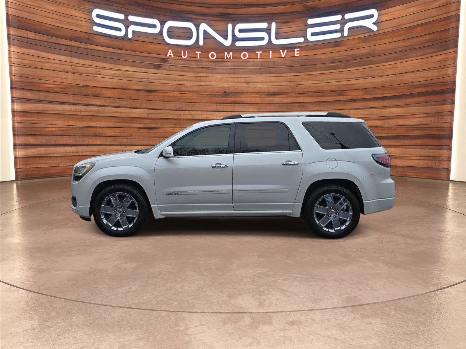 Used 2016 GMC Acadia Denali image 2