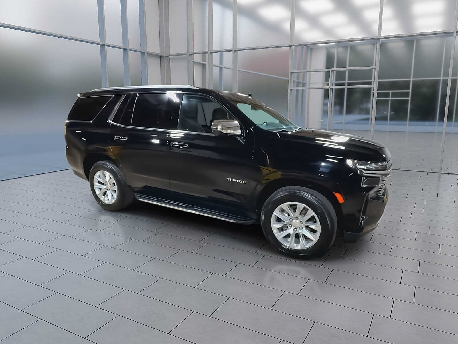Used 2024 Chevrolet Tahoe Premier AWD/4WD image 2
