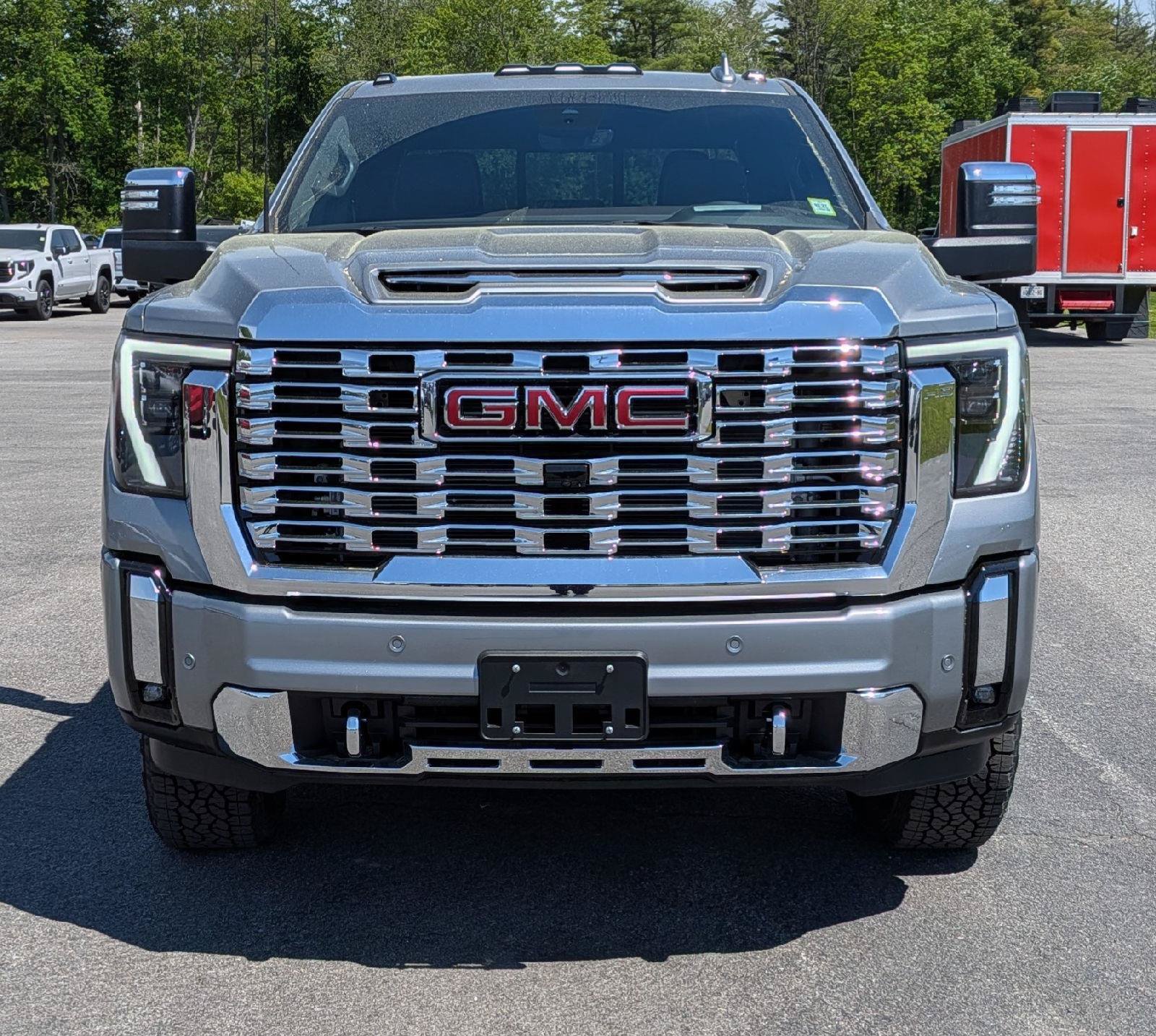 New 2026 GMC Sierra 3500 Denali w/ Denali Reserve Package AWD/4WD image 2