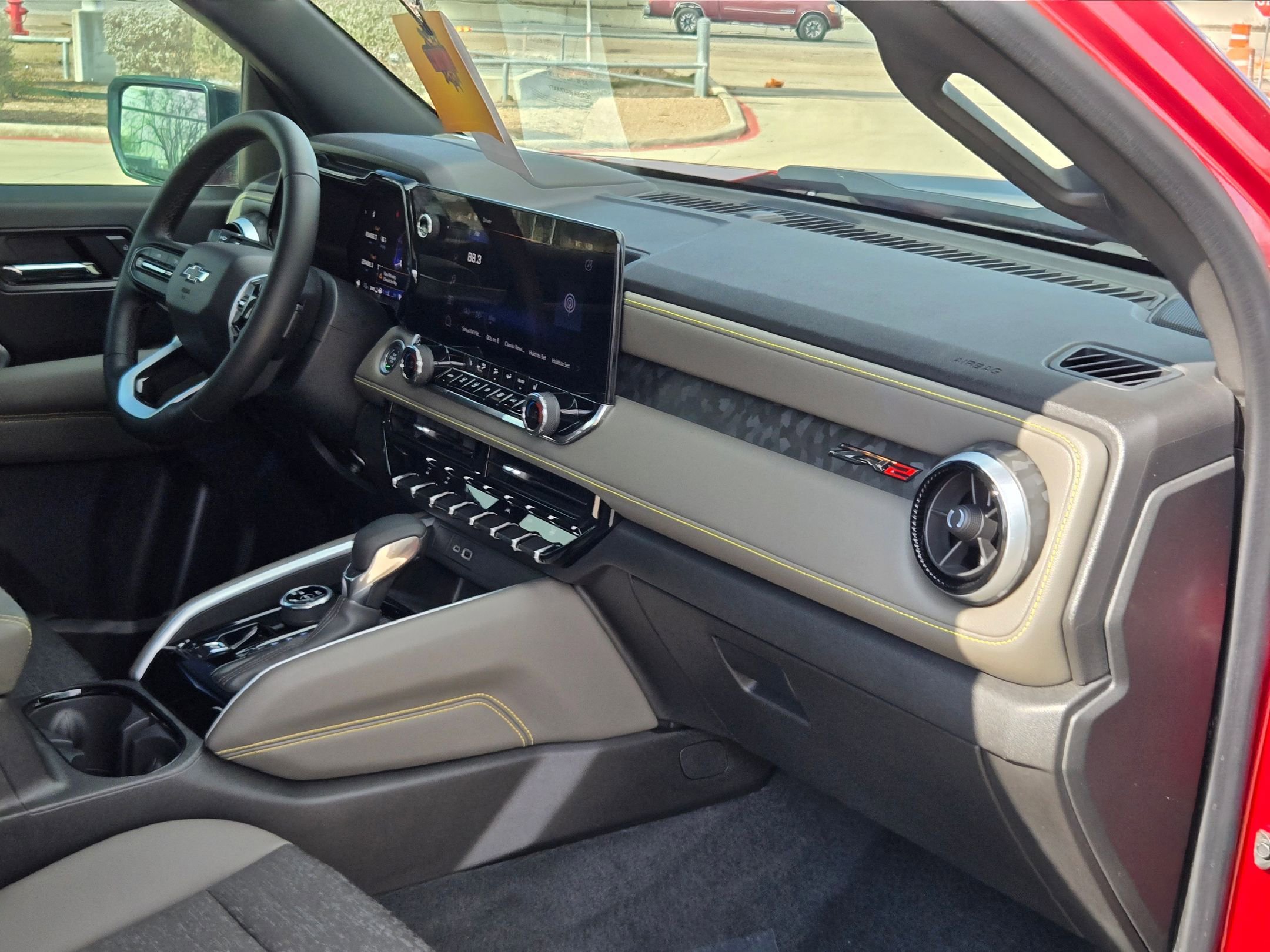 Certified 2024 Chevrolet Colorado ZR2 w/ Technology Package image 28