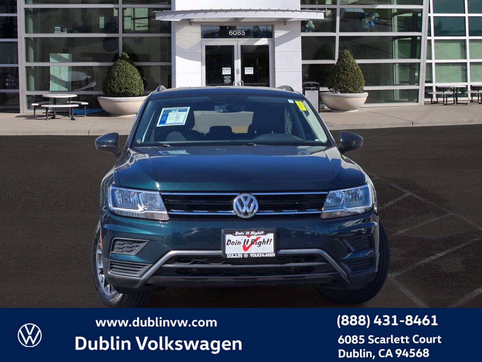 Used 2018 Volkswagen Tiguan SE w/ 3rd Row Seat Package AWD/4WD image 2
