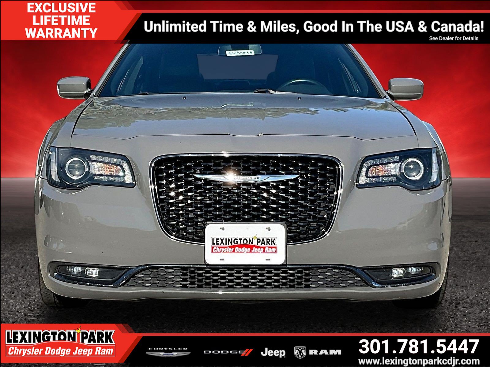 Used 2018 Chrysler 300 S RWD image 2