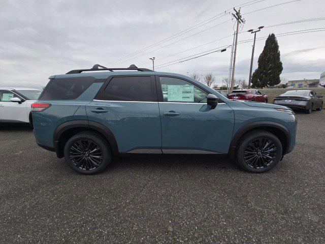 New 2026 Nissan Pathfinder SL image 2