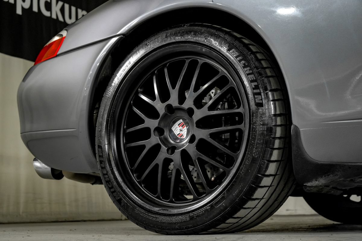 Used 2001 Porsche 911 Carrera RWD image 42
