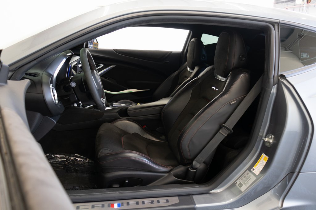 Used 2021 Chevrolet Camaro ZL1 RWD image 23