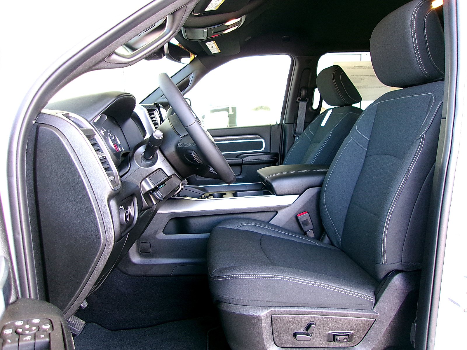 New 2026 RAM 2500 Big Horn AWD/4WD image 9
