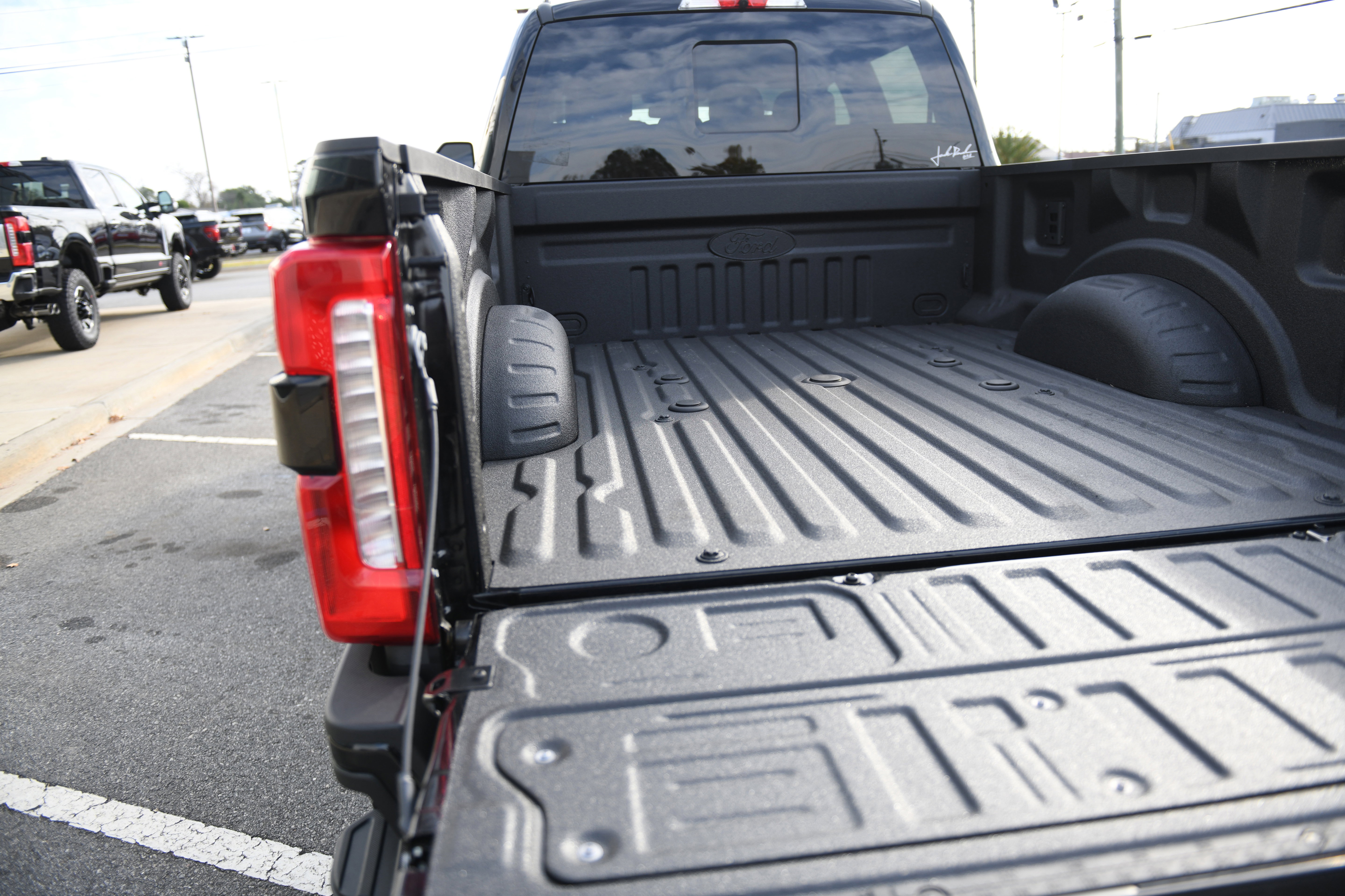 New 2026 Ford F250 Lariat w/ Black Appearance Package image 22