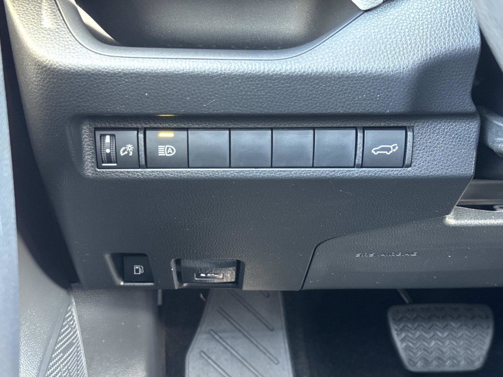 Used 2023 Toyota RAV4 XLE image 13