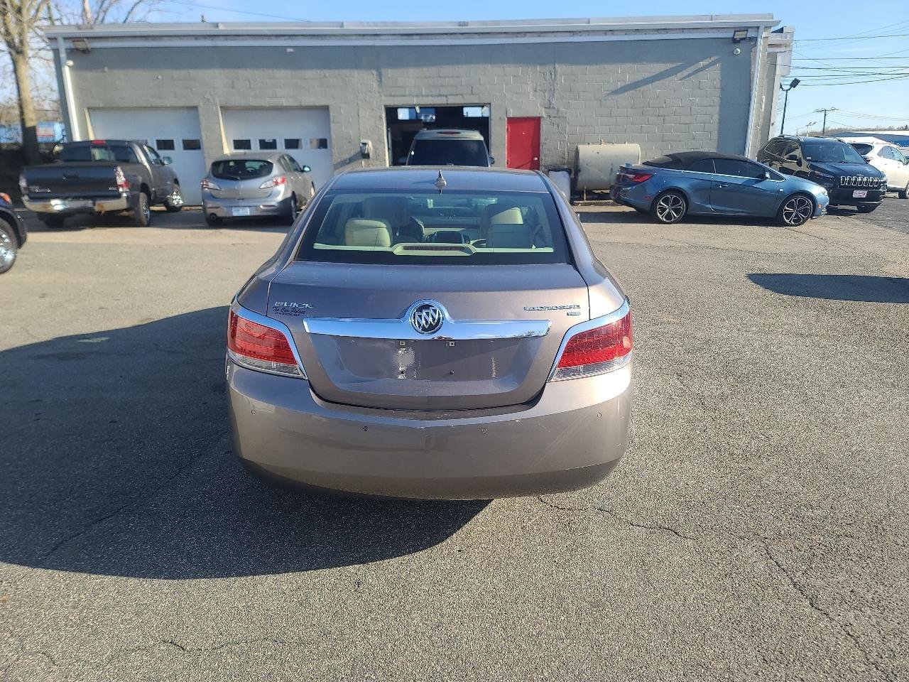 Used 2010 Buick LaCrosse CXL w/ Luxury Package FWD image 6