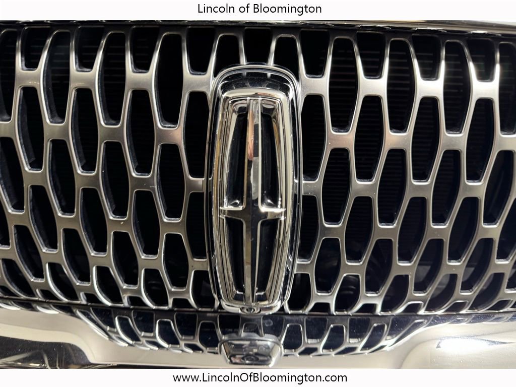 Used 2022 Lincoln Nautilus Reserve w/ Equipment Group 201A AWD/4WD image 8