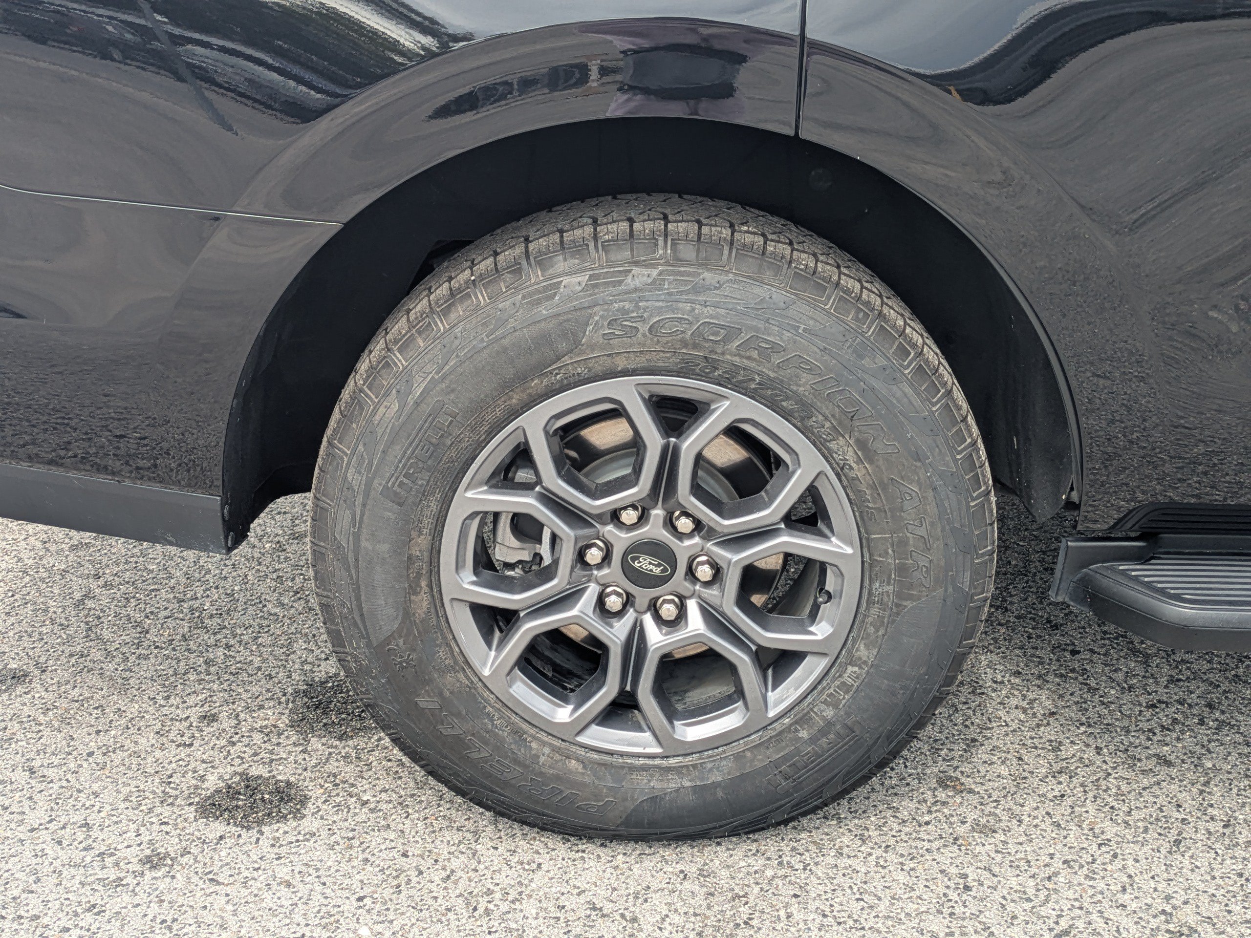 Used 2025 Ford Expedition Active RWD image 11